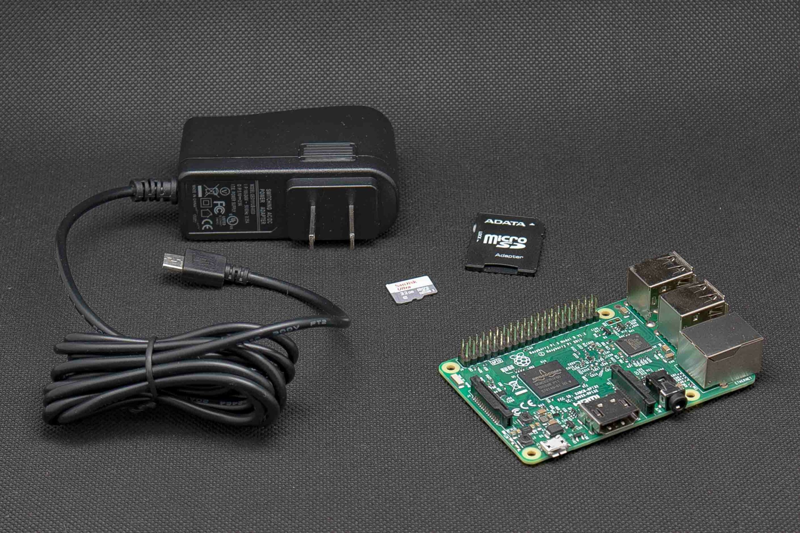 Raspberry Pi 3 Model B + microSD卡 + 5V/2.5A電源組