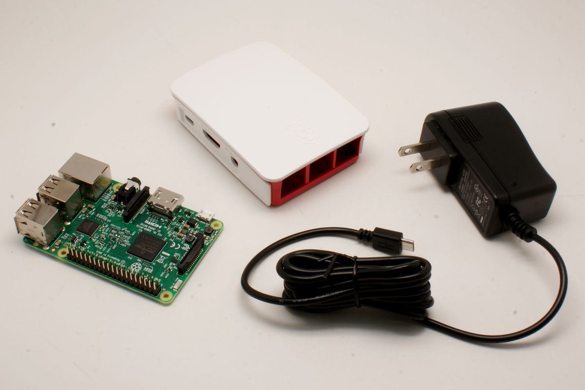 Raspberry Pi 3 Model B + 紅白外殼 + 5V/2.5A電源組